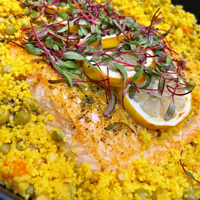 Photo of the Roasted Salmon with Moroccan Couscous – recipe of Roasted Salmon with Moroccan Couscous on DeliRec