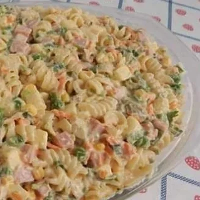 Recette de Salade de macaronis 😋 sur le site de recettes DeliRec