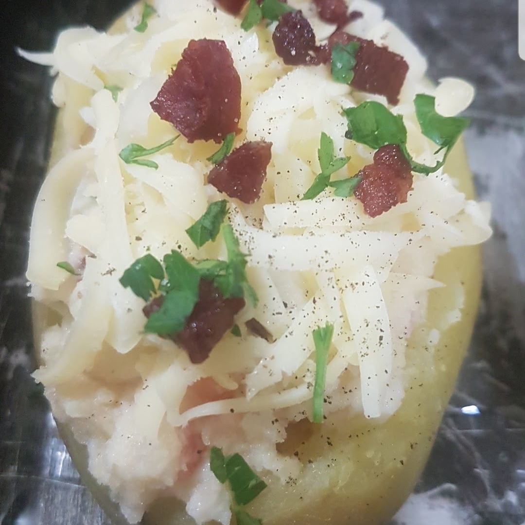 Photo of the Stuffed Potatoes with Cheese and Bacon – recipe of Stuffed Potatoes with Cheese and Bacon on DeliRec