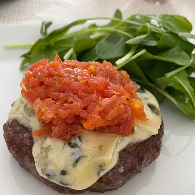 Recipe of Hamburger with gorgonzola on the DeliRec recipe website