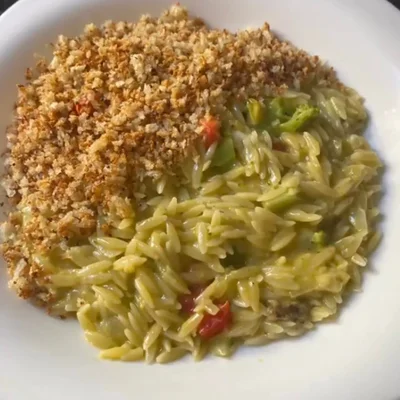 Recipe of Risoni with Pesto Sauce and Panko Farofa on the DeliRec recipe website