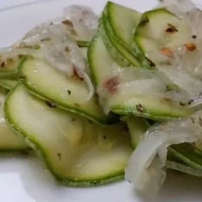 Recipe of Simple zucchini salad on the DeliRec recipe website