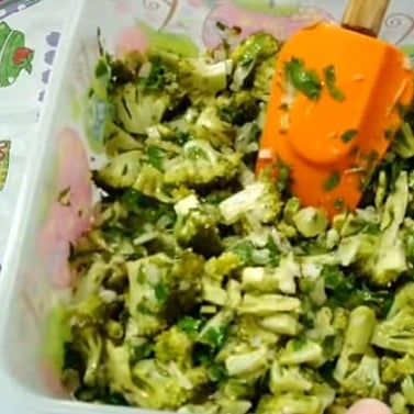 Foto da Salada de brócolis rápida - receita de Salada de brócolis rápida no DeliRec