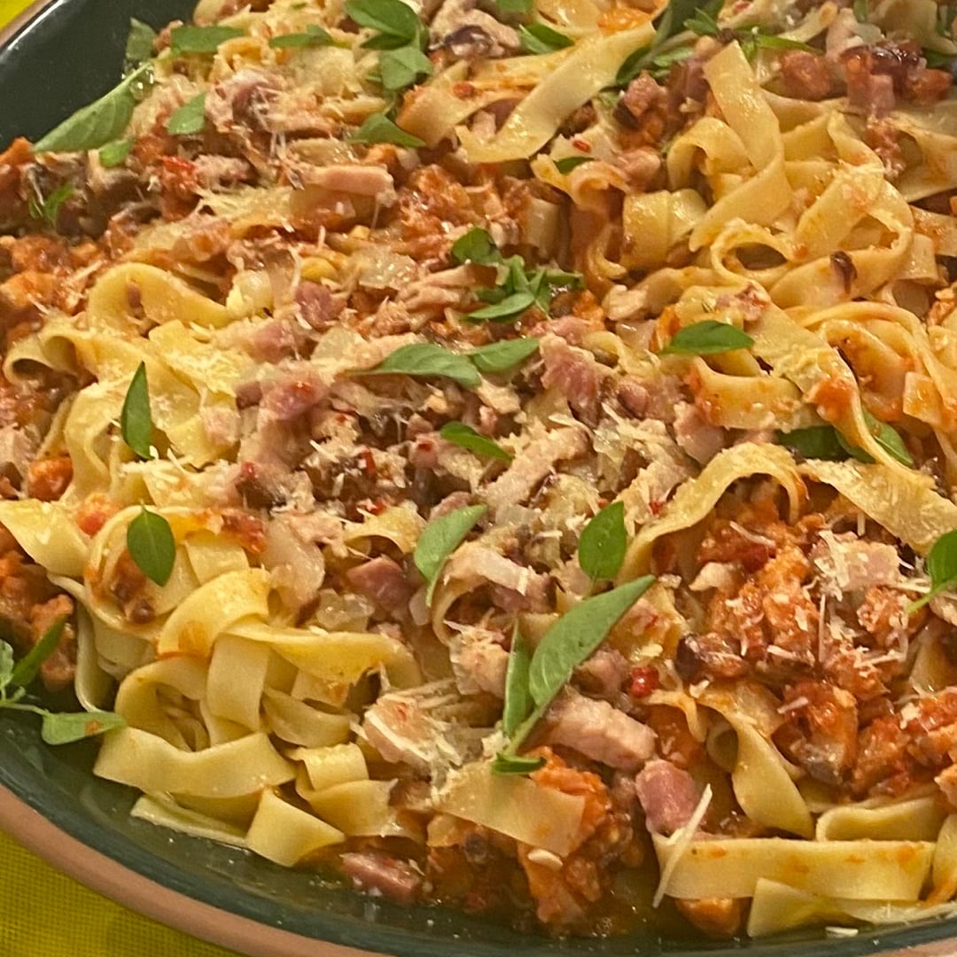 Photo of the Fettuccine with Bacon and Pepper (Alla Amatricciana) – recipe of Fettuccine with Bacon and Pepper (Alla Amatricciana) on DeliRec