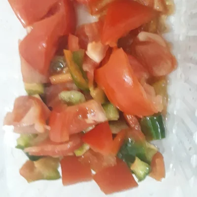Receita de Salada de tomate e pimentão no site de receitas DeliRec
