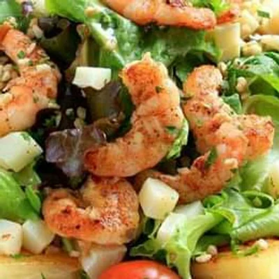 Recipe of Lettuce Salad with Sun-Dried Tomatoes and Shrimp on the DeliRec recipe website