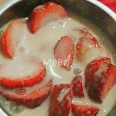 Recipe of Strawberry with condensed milk on the DeliRec recipe website