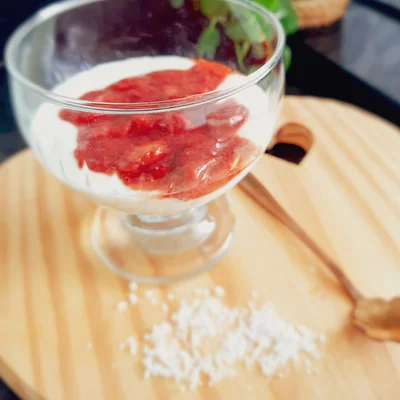 Recipe of Coconut Manjar with Strawberry Jam on the DeliRec recipe website