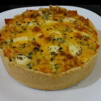 Recipe of Open pie with cottage cheese and chicken and cheese on the DeliRec recipe website