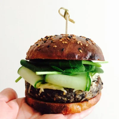 Recipe of vegan mushroom burger on the DeliRec recipe website