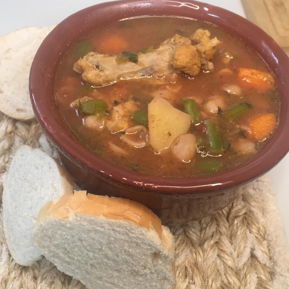 Foto da Sopa com talos do Espinafre e frango  - receita de Sopa com talos do Espinafre e frango  no DeliRec