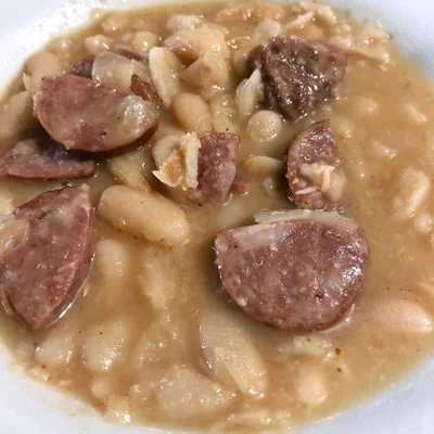 Recipe of White beans with sausage on the DeliRec recipe website