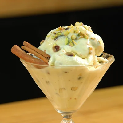 Recipe of Cream ice cream with saffron and pistachios on the DeliRec recipe website