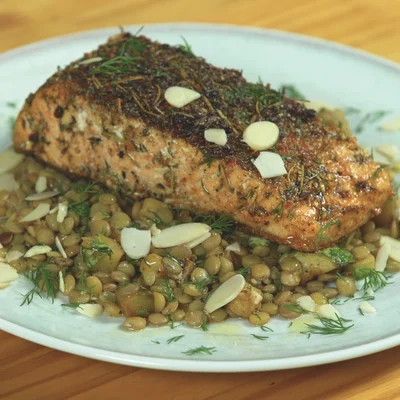 Recipe of Salmon with lentil salad on the DeliRec recipe website
