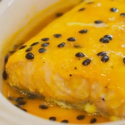 Recipe of Salmon with passion fruit sauce on the DeliRec recipe website