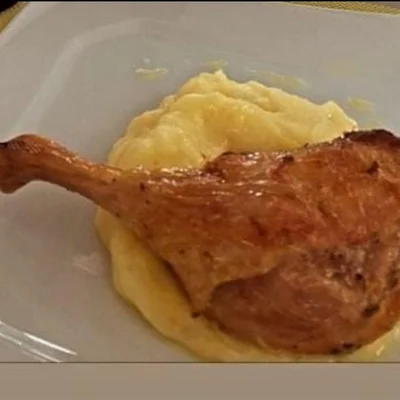 Recipe of Chicken thigh with mashed potato on the DeliRec recipe website