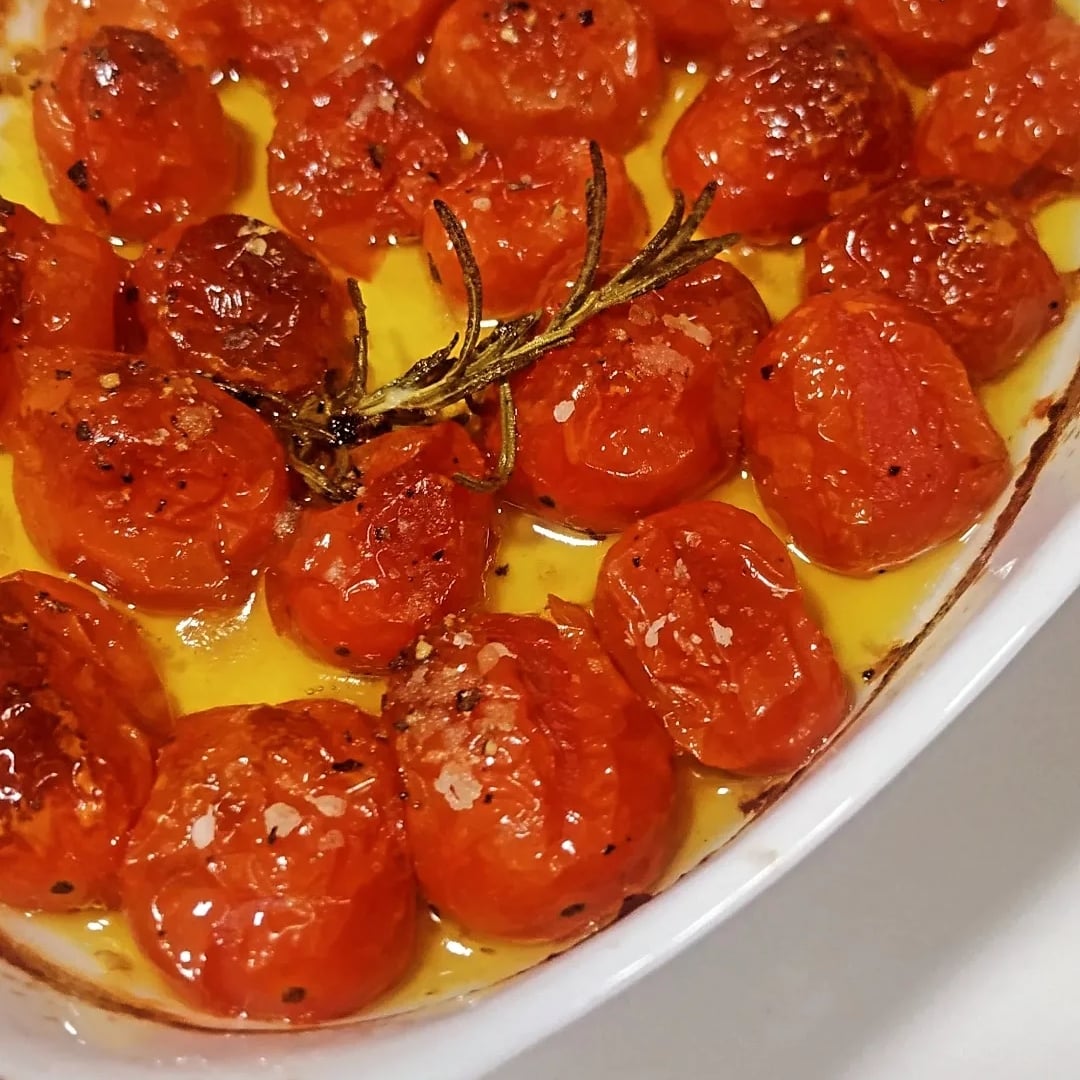 Foto da Bruschetta de tomate confitado e queijo gorgonzola - receita de Bruschetta de tomate confitado e queijo gorgonzola no DeliRec