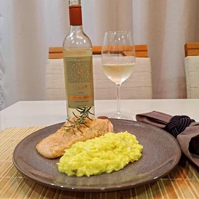 Recipe of Garlic and Grilled Salmon Risotto on the DeliRec recipe website