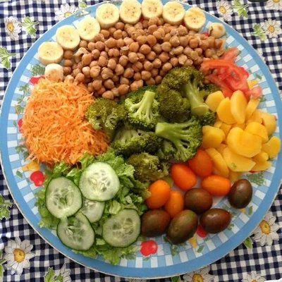 Recipe of vegetarian salad on the DeliRec recipe website