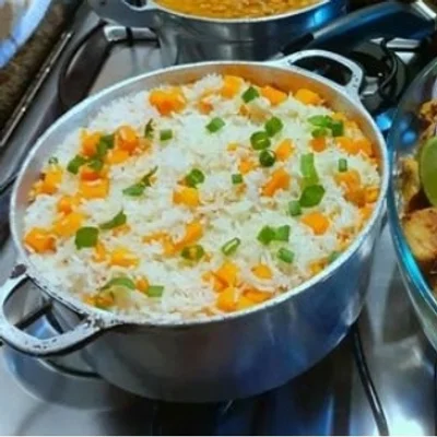 Recipe of White rice with chives and carrots on the DeliRec recipe website