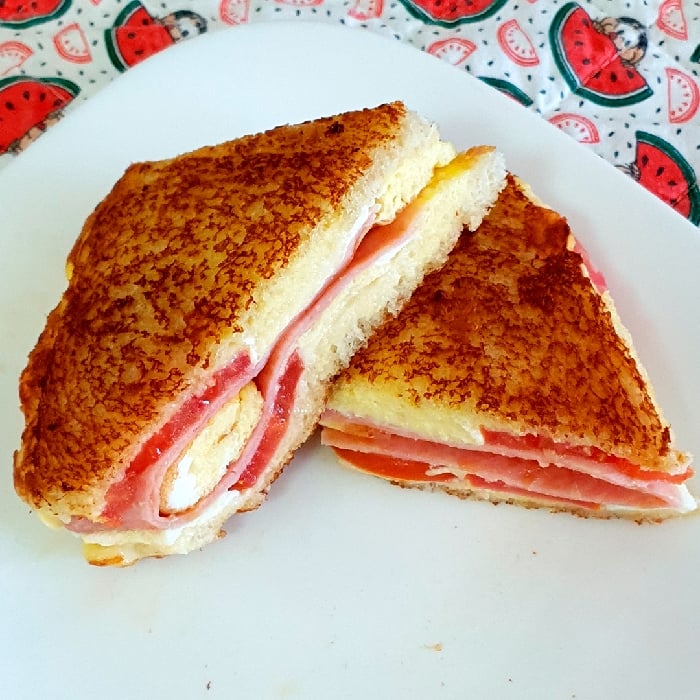 Photo of the Sandwich with egg in the frying pan – recipe of Sandwich with egg in the frying pan on DeliRec