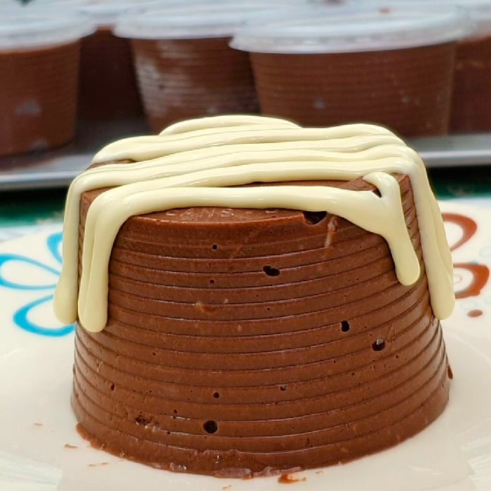 Photo of the chocolate ice cream dessert – recipe of chocolate ice cream dessert on DeliRec