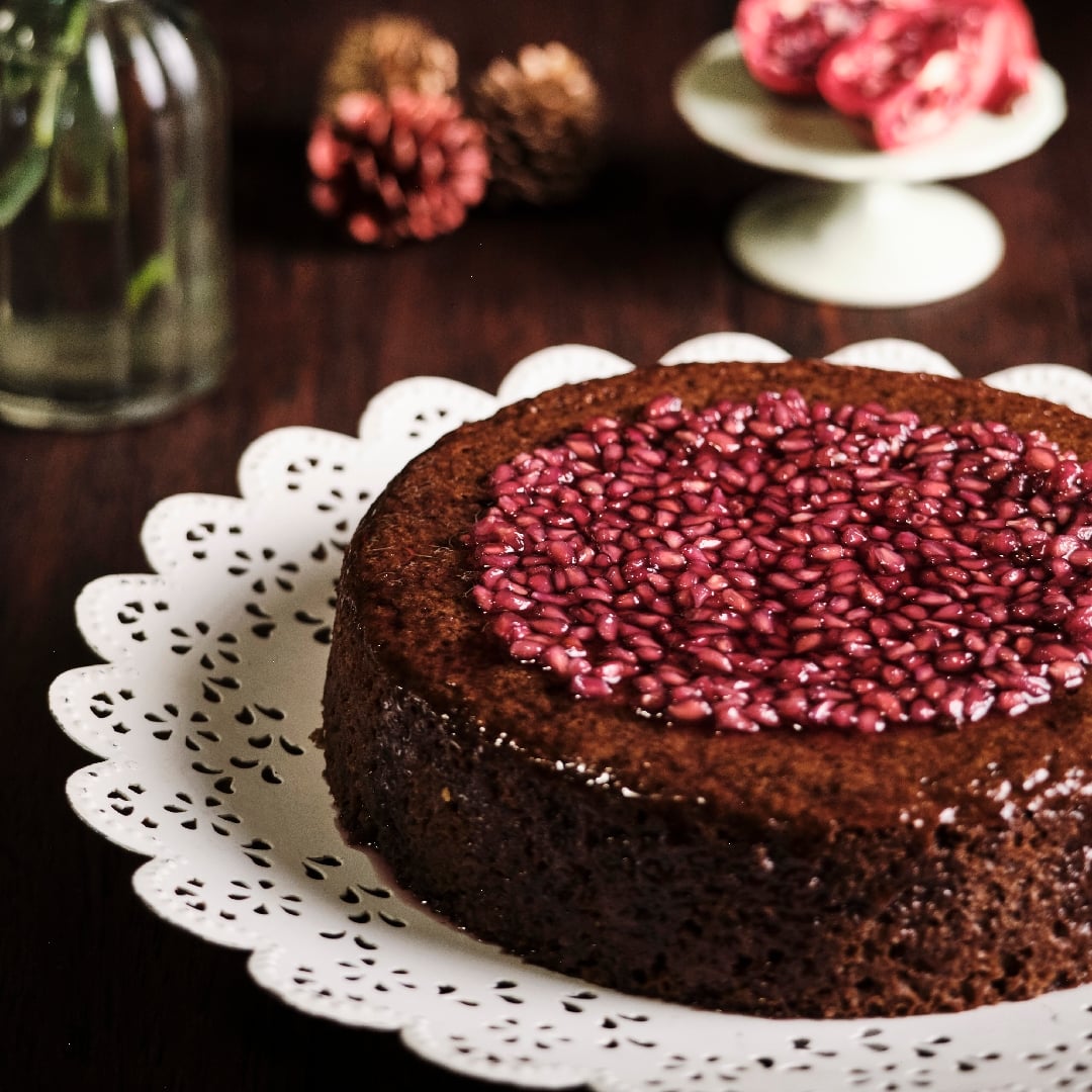 Photo of the Spice Cake with Pomegranate Sauce – recipe of Spice Cake with Pomegranate Sauce on DeliRec