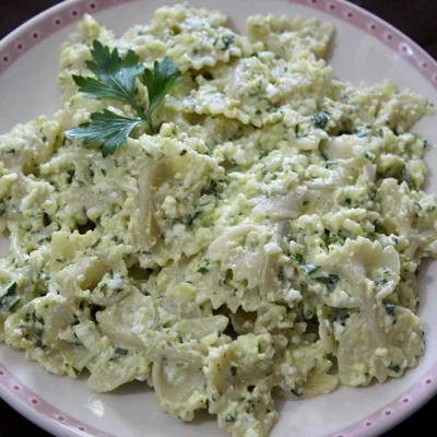 Receita de Salada de macarrão com pasta de ovos  no site de receitas DeliRec