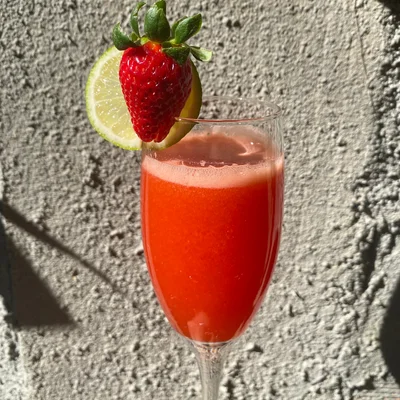 Recipe of Refreshing strawberry and lemon juice 🍓 on the DeliRec recipe website