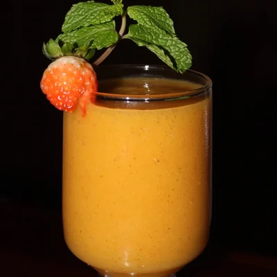 Recipe of Mango Juice with Strawberry, Mint and Honey on the DeliRec recipe website