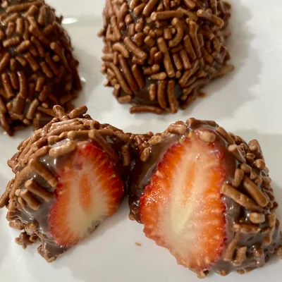 Recipe of Strawberry surprise 🍓 on the DeliRec recipe website