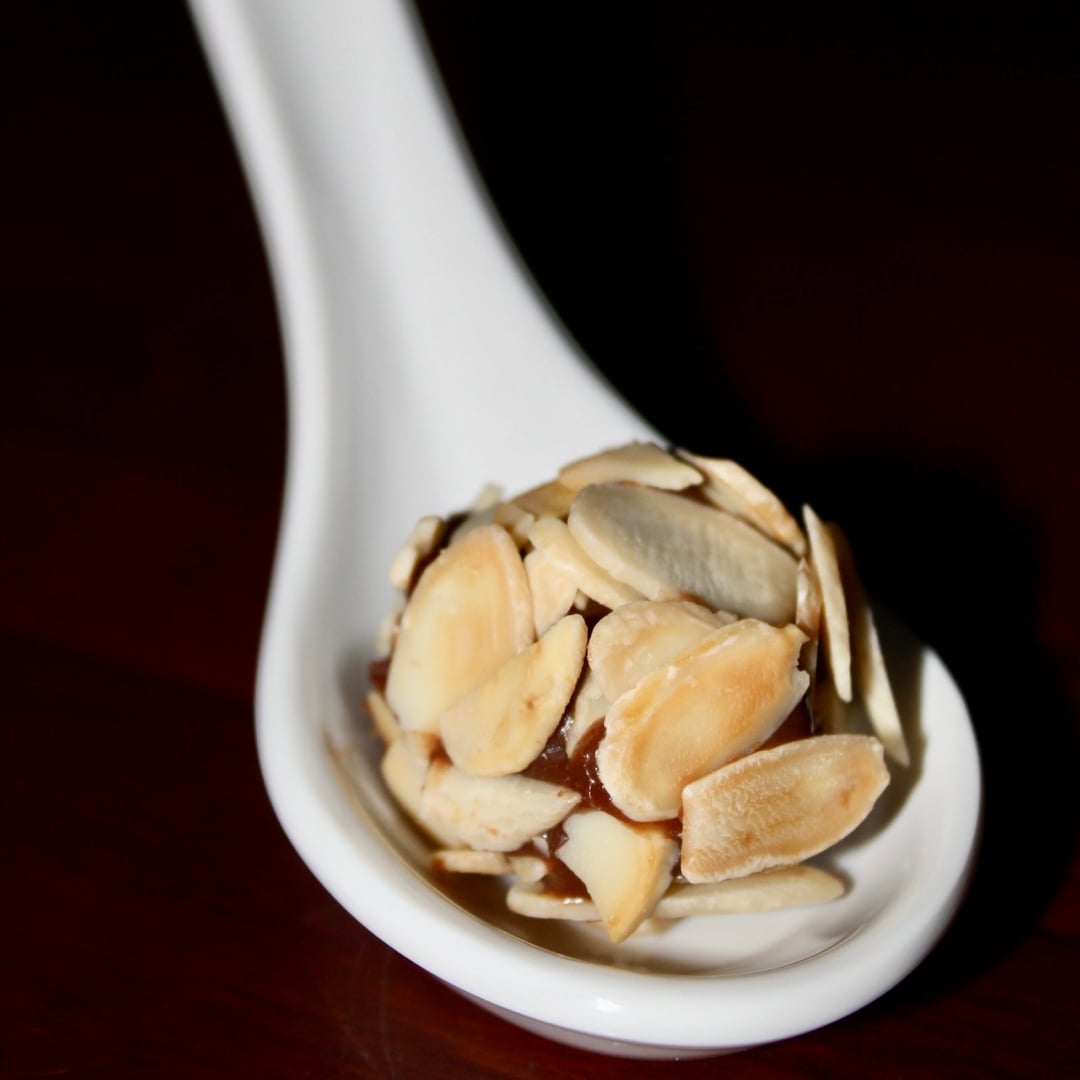 Photo of the Almond Surprise Brigadeiro – recipe of Almond Surprise Brigadeiro on DeliRec