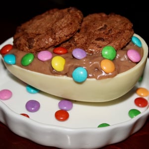 Cookies and confetti spoon egg
