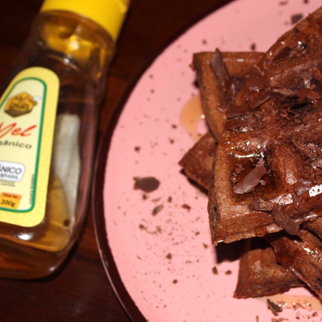 Foto da Waffle de cacau com mel 🍯  - receita de Waffle de cacau com mel 🍯  no DeliRec