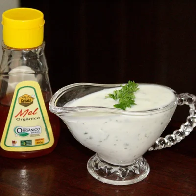 Receita de Molho de iogurte e mel para saladas  no site de receitas DeliRec