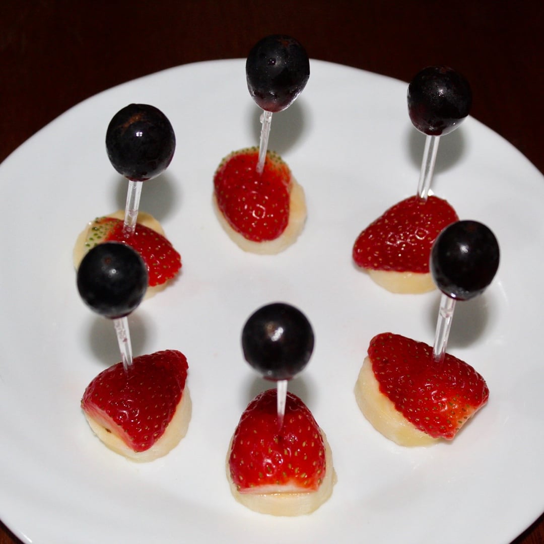 Foto da Petisco de frutas 🍇 🍓🍌 - receita de Petisco de frutas 🍇 🍓🍌 no DeliRec