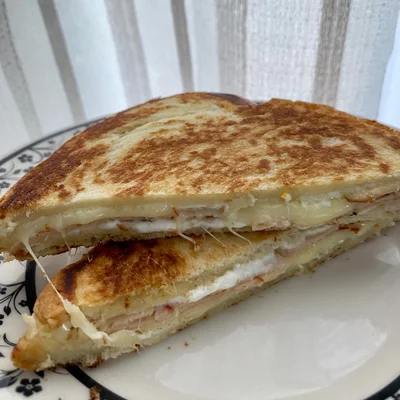 Receta de Sandwich tostado en el sitio web de recetas de DeliRec