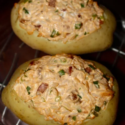 Recipe of Potatoes stuffed with creamy rice on the DeliRec recipe website