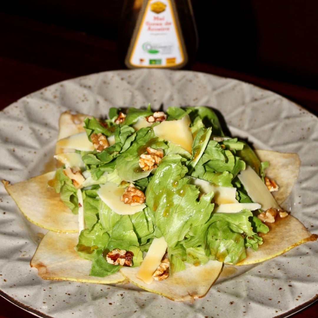 Photo of the Salad with pear and honey mastic flowers – recipe of Salad with pear and honey mastic flowers on DeliRec