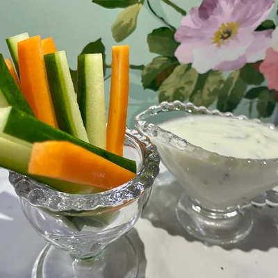 Receita de Palitos de legumes com molho de iogurte  no site de receitas DeliRec