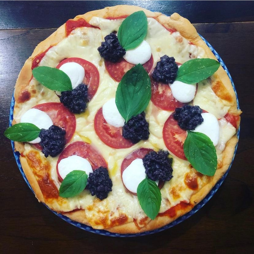 Photo of the Pizza Caprese – recipe of Pizza Caprese on DeliRec