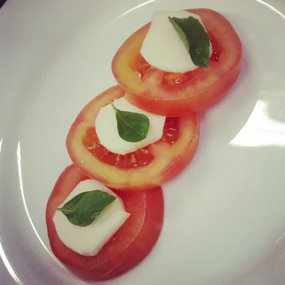 Recipe of caprese tomato 🍅 on the DeliRec recipe website