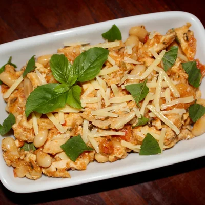 Recipe of Chicken strips with white beans with margherita sauce on the DeliRec recipe website