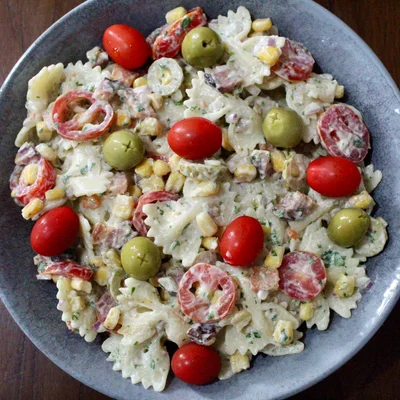 Recette de salade de macaroni festive sur le site de recettes DeliRec