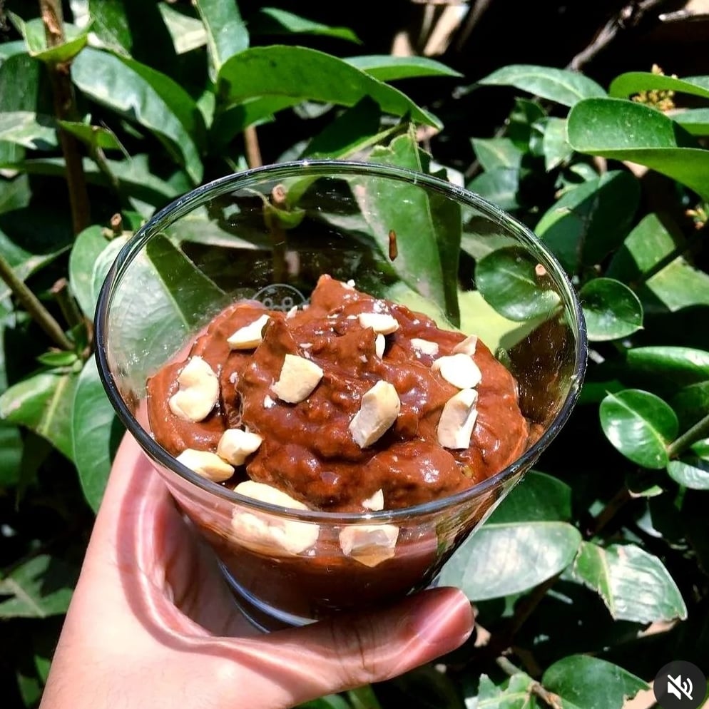 Photo of the Lactose free avocado mousse with cocoa and nuts – recipe of Lactose free avocado mousse with cocoa and nuts on DeliRec