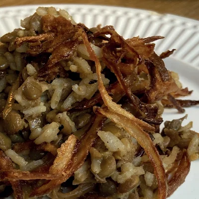 Recipe of Lentil Rice with Crispy Onions on the DeliRec recipe website
