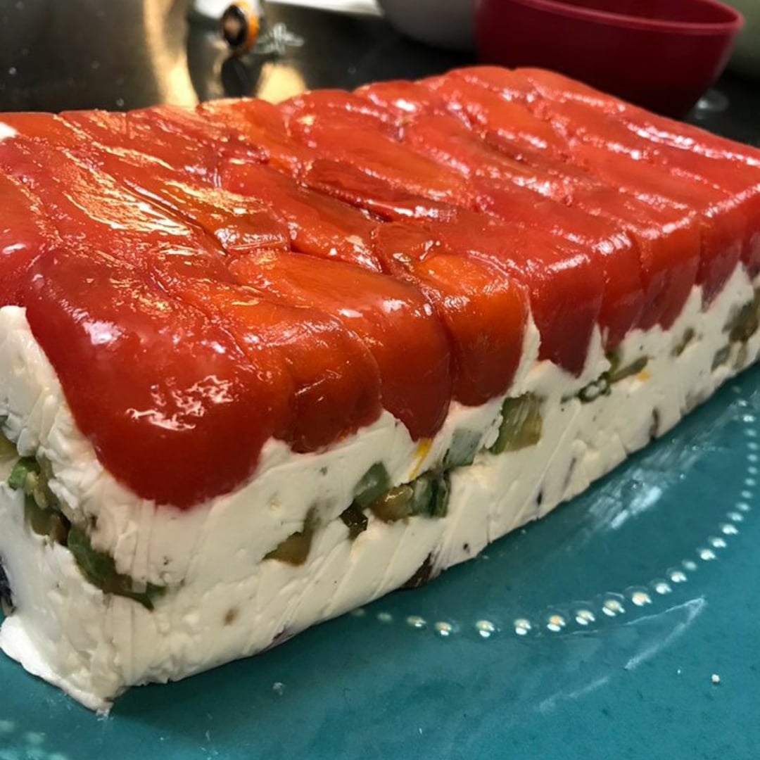 Photo of the Chevre terrine with confit tomatoes and vegetables – recipe of Chevre terrine with confit tomatoes and vegetables on DeliRec