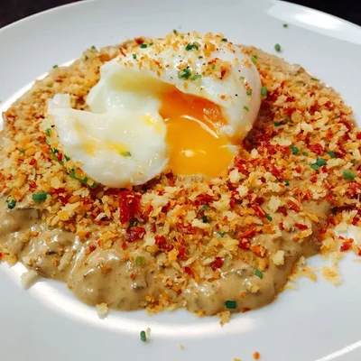 Recipe of Mollet egg with funghi cream, panko farofa and Parma on the DeliRec recipe website