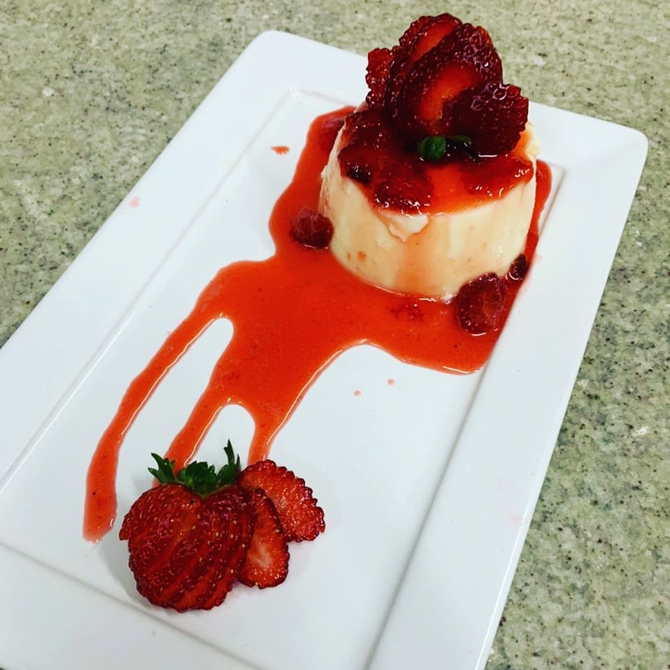 Photo of the Easy Strawberry Panna Cotta – recipe of Easy Strawberry Panna Cotta on DeliRec