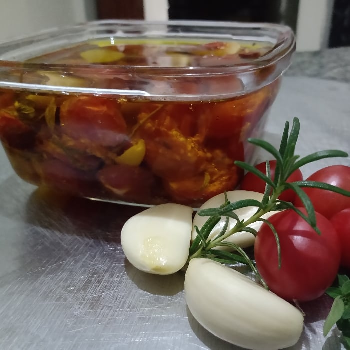 Photo of the Cherry tomato, garlic and herb confit – recipe of Cherry tomato, garlic and herb confit on DeliRec